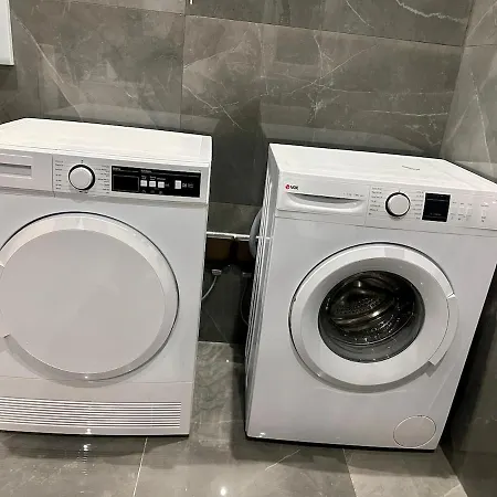 Modern 3-bedroom With Terrace Apartment *