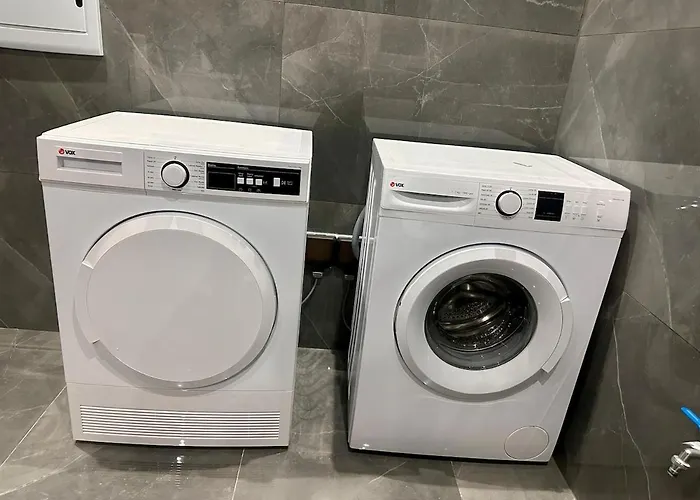 Modern 3-bedroom With Terrace Apartment *