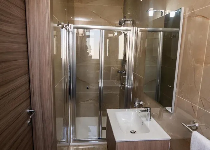 Apartamento Modern 3-bedroom With Terrace *