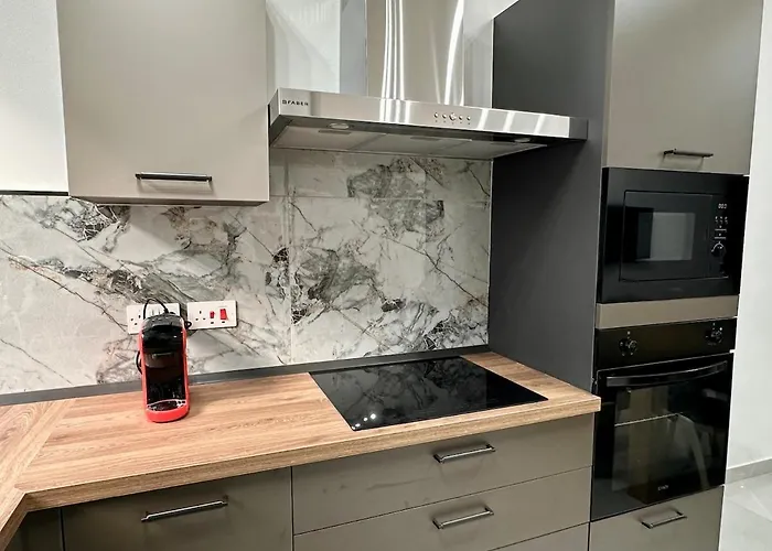 아파트 Modern 3-bedroom With Terrace *