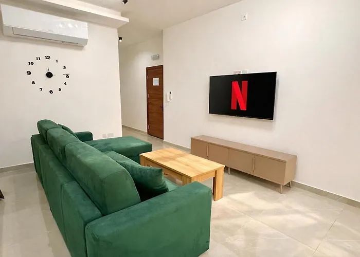 Apartamento Modern 3-bedroom With Terrace